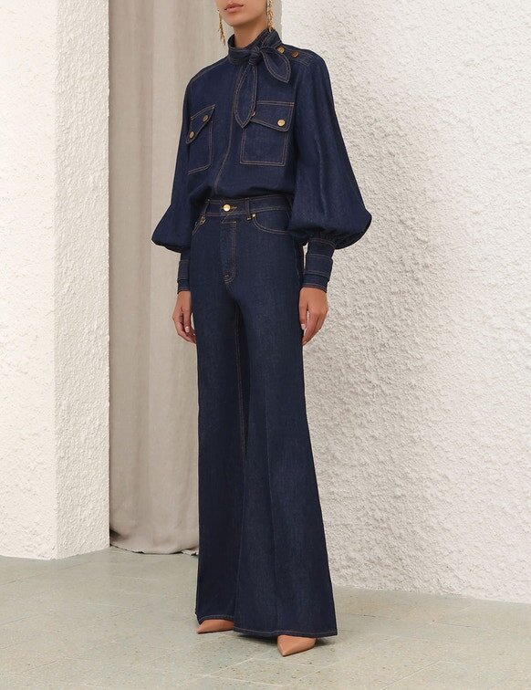 Blouse à basque en dentelle, couleur crème, en ligne Blouse à basque en dentelle, couleur crème, en ligne