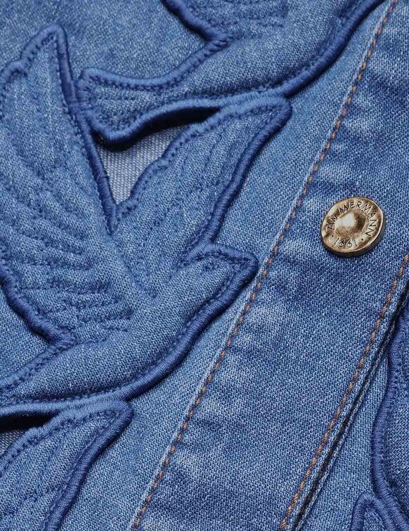 Blouse à basque en dentelle, couleur crème, en ligne Blouse à basque en dentelle, couleur crème, en ligne