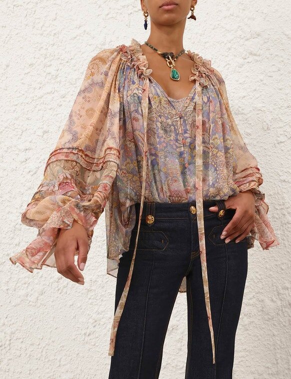 Blouse à cordons Rebellion à motif floral assemblé en ligne Blouse à cordons Rebellion à motif floral assemblé en ligne