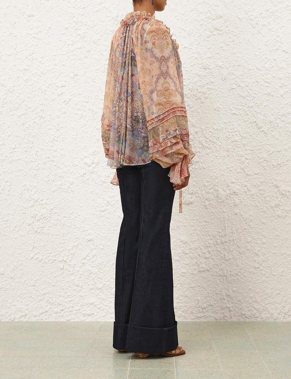 Blouse à cordons Rebellion à motif floral assemblé en ligne Blouse à cordons Rebellion à motif floral assemblé en ligne