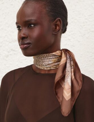 Carré en soie imprimé 70 Latte Leopard en ligne