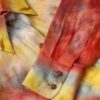 Chemise ample en satin Alchemy, coloris rubis tie-dye, en ligne Chemise ample en satin Alchemy, coloris rubis tie-dye, en ligne