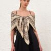 Foulard maxi en soie imprimée « Cream Perla Paisley » en ligne Foulard maxi en soie imprimée « Cream Perla Paisley » en ligne