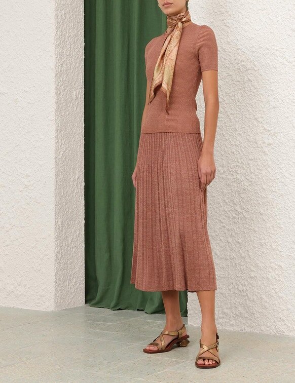 Jupe midi Wanderlust Metallic en rose poudré métallisé en ligne Jupe midi Wanderlust Metallic en rose poudré métallisé en ligne