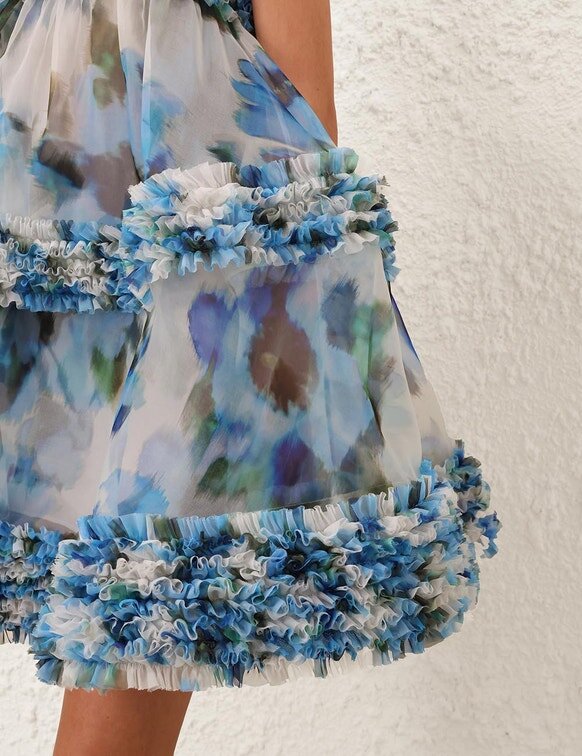 Mini-robe à volants Alchemy, bleu coquelicot, en ligne Mini-robe à volants Alchemy, bleu coquelicot, en ligne