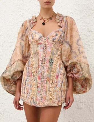 Robe Rebellion à cordons, motif floral assemblé, en ligne